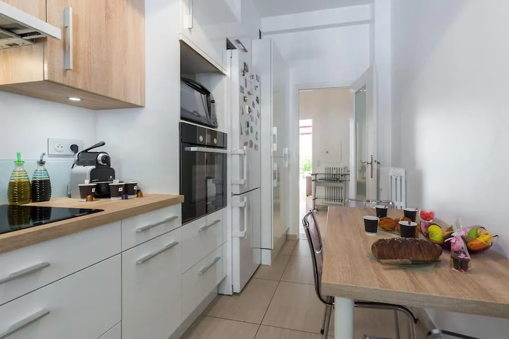 Apartment Appart Nice Centre - Terrasse Prive Exceptionnelle - Superieur 3 Pieces Ac - Garage Prive